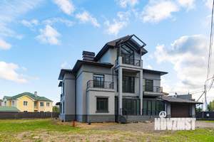 Дом 600м&sup2;, 3-этажный, участок 16 сот.  