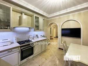 Дом 285м², 3-этажный, участок 12 сот.  