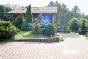 Коттедж 320м², 3-этажный, участок 17 сот.  
