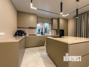 Дом 456м&sup2;, 2-этажный, участок 7 сот.  