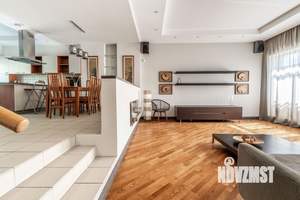 Таунхаус 197м², 3-этажный, участок 1 сот.  