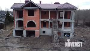 Дом 300м&sup2;, 3-этажный, участок 12 сот.  