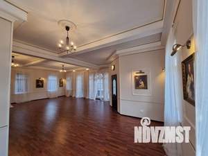 Дом 238м&sup2;, 3-этажный, участок 12 сот.  