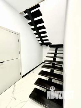 Коттедж 181м², 2-этажный, участок 10 сот.  