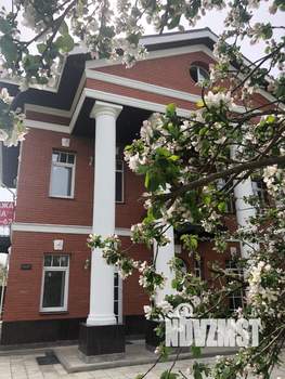 Дом 238м&sup2;, 3-этажный, участок 12 сот.  