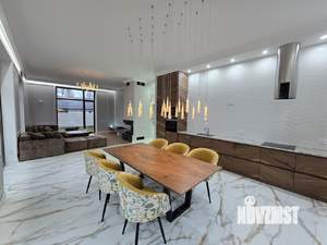 Коттедж 250м², 2-этажный, участок 7 сот.  