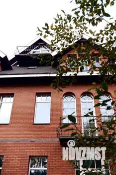 Дом 809м&sup2;, 3-этажный, участок 12 сот.  