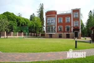 Дом 557м², 3-этажный, участок 18 сот.  