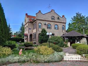 Коттедж 280м², 3-этажный, участок 11 сот.  