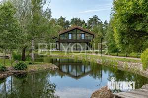 Дом 640м², 3-этажный, участок 17 сот.  