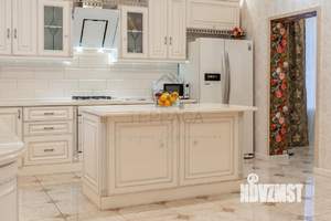 Дом 540м², 3-этажный, участок 12 сот.  