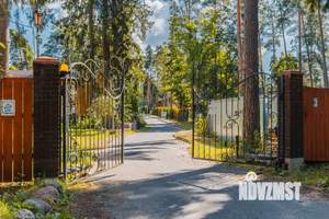 Дом 294м², 2-этажный, участок 15 сот.  