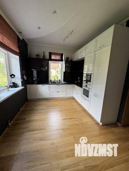 Дом 350м&sup2;, 2-этажный, участок 28 сот.  