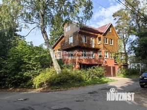 Дом 470м², 3-этажный, участок 8 сот.  
