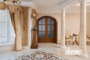 Коттедж 726м², 2-этажный, участок 19 сот.  