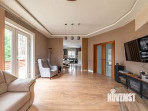 Коттедж 240м&sup2;, 2-этажный, участок 15 сот.  