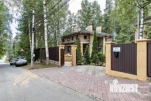 Коттедж 426м², 3-этажный, участок 19 сот.  