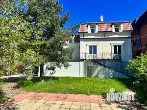 Дом 427м², 3-этажный, участок 19 сот.  