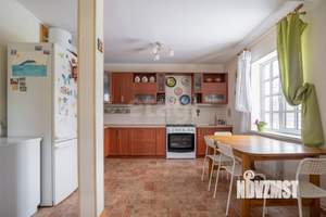 Дом 200м², 2-этажный, участок 11 сот.  