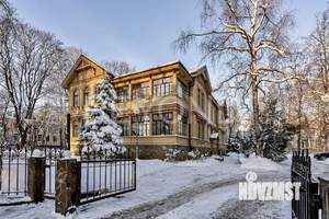 Дача 1466м², 4-этажный, участок 36 сот.  