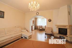 Дом 320м², 2-этажный, участок 14 сот.  