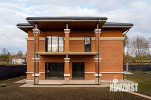 Дом 278м², 2-этажный, участок 14 сот.  