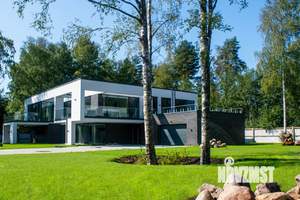 Коттедж 898м², 2-этажный, участок 20 сот.  