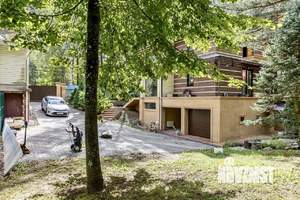 Коттедж 426м², 3-этажный, участок 19 сот.  