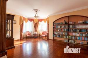 Таунхаус 295м², 3-этажный, участок 2 сот.  