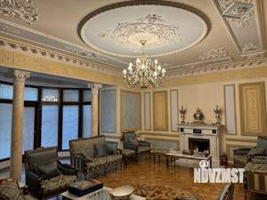 Дом 800м&sup2;, 2-этажный, участок 20 сот.  