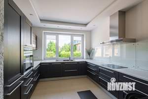 Таунхаус 240м², 4-этажный, участок 1 сот.  