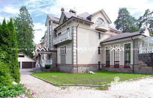 Дом 772м², 4-этажный, участок 30 сот.  
