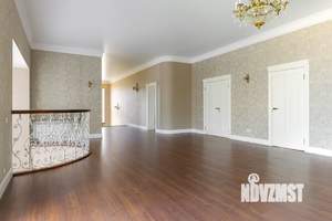 Дом 585м², 2-этажный, участок 15 сот.  