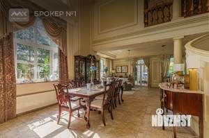 Коттедж 488м², 3-этажный, участок 14 сот.  