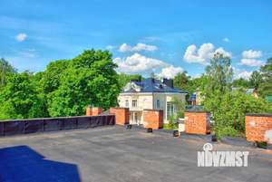 Дом 735м&sup2;, 4-этажный, участок 38 сот.  