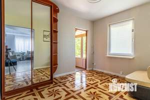 Дом 280м², 3-этажный, участок 15 сот.  