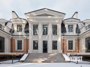 Дом 1663м², 3-этажный, участок 49 сот.  