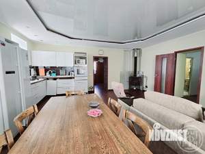 Дом 220м², 2-этажный, участок 6 сот.  