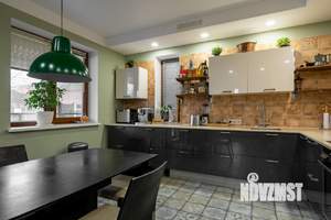 Дом 440м², 2-этажный, участок 22 сот.  