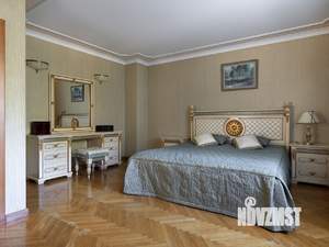 Дом 570м&sup2;, 2-этажный, участок 32 сот.  