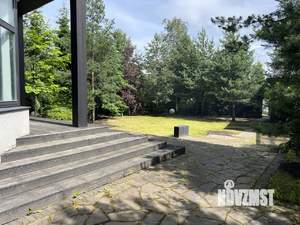 Коттедж 378м², 2-этажный, участок 15 сот.  