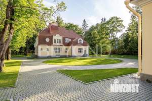 Дом 800м&sup2;, 3-этажный, участок 115 сот.  