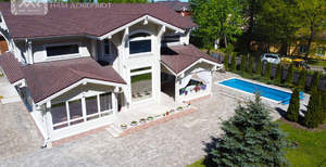 Дом 448м&sup2;, 2-этажный, участок 16 сот.  