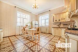 Дом 225м², 2-этажный, участок 6 сот.  