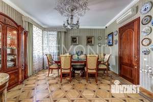 Дом 557м&sup2;, 3-этажный, участок 36 сот.  