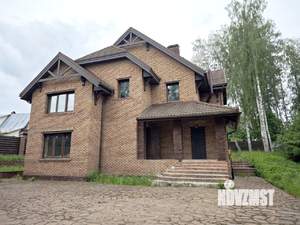 Дом 256м&sup2;, 2-этажный, участок 12 сот.  