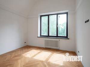 Коттедж 271м², 2-этажный, участок 6 сот.  