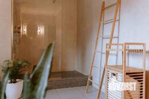 Дом 342м², 3-этажный, участок 6 сот.  