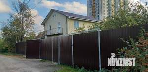 Дом 220м&sup2;, 2-этажный, участок 3 сот.  