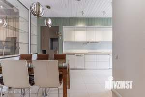 Таунхаус 200м², 4-этажный, участок 1 сот.  